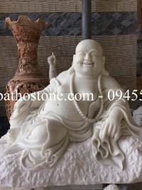 Tượng Phật Di Lặc ngồi tựa bao tiền