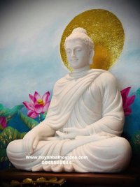 Tượng Phật Thích Ca thờ tại gia.