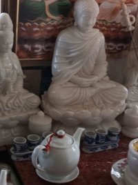 Tượng Phật đá thờ tại gia.