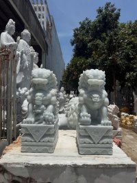 Tượng Kỳ Lân đá cẩm thạch trắng xanh nguyên khối